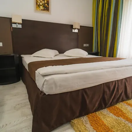 Hotel Dobsi